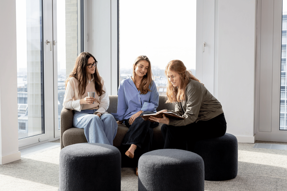 Sensational Team in einem großen Office