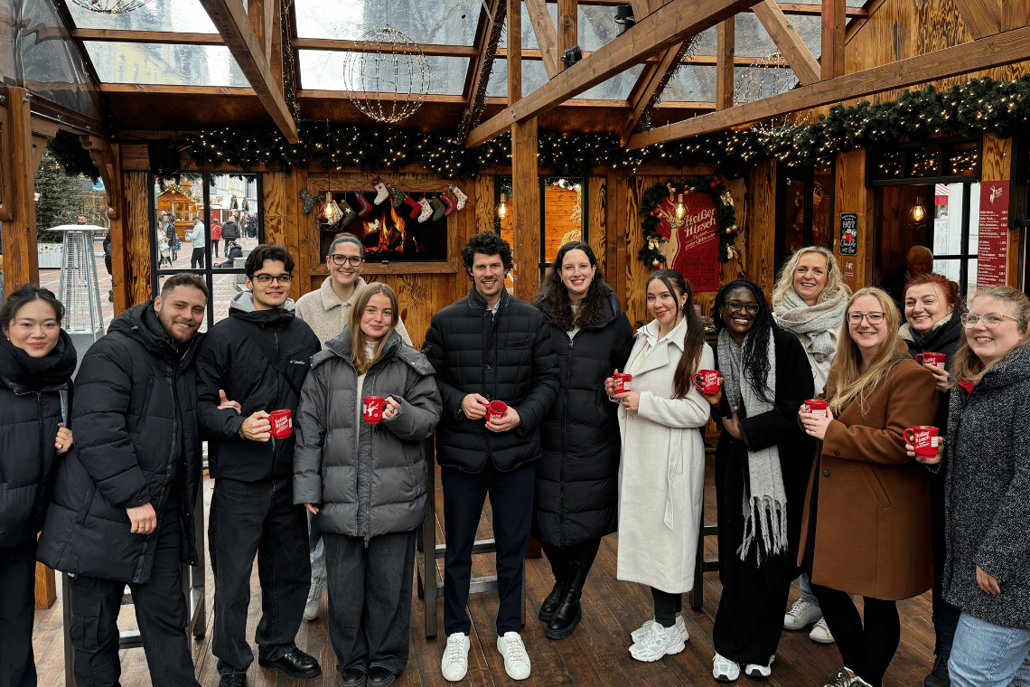 Team auf dem Weihnachtsmarkt